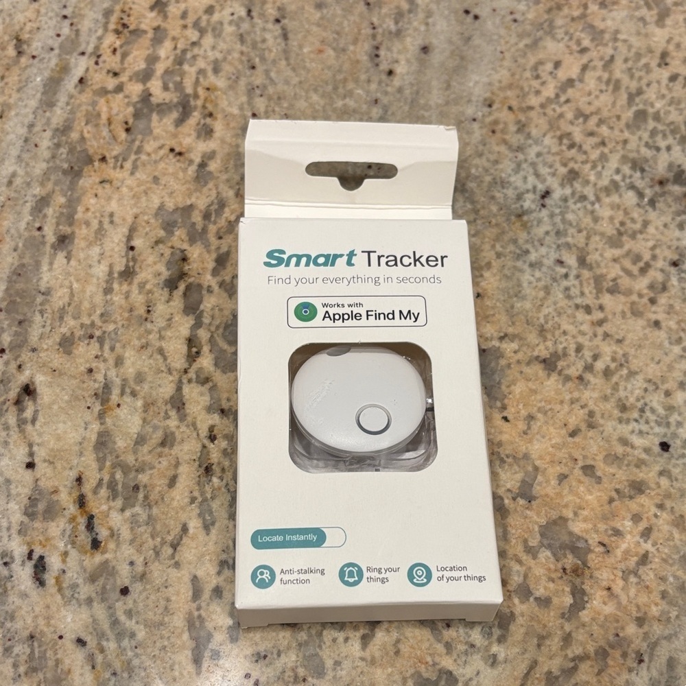Smart Tracker with Apple Find My Compatibility - Picture 2 of 8